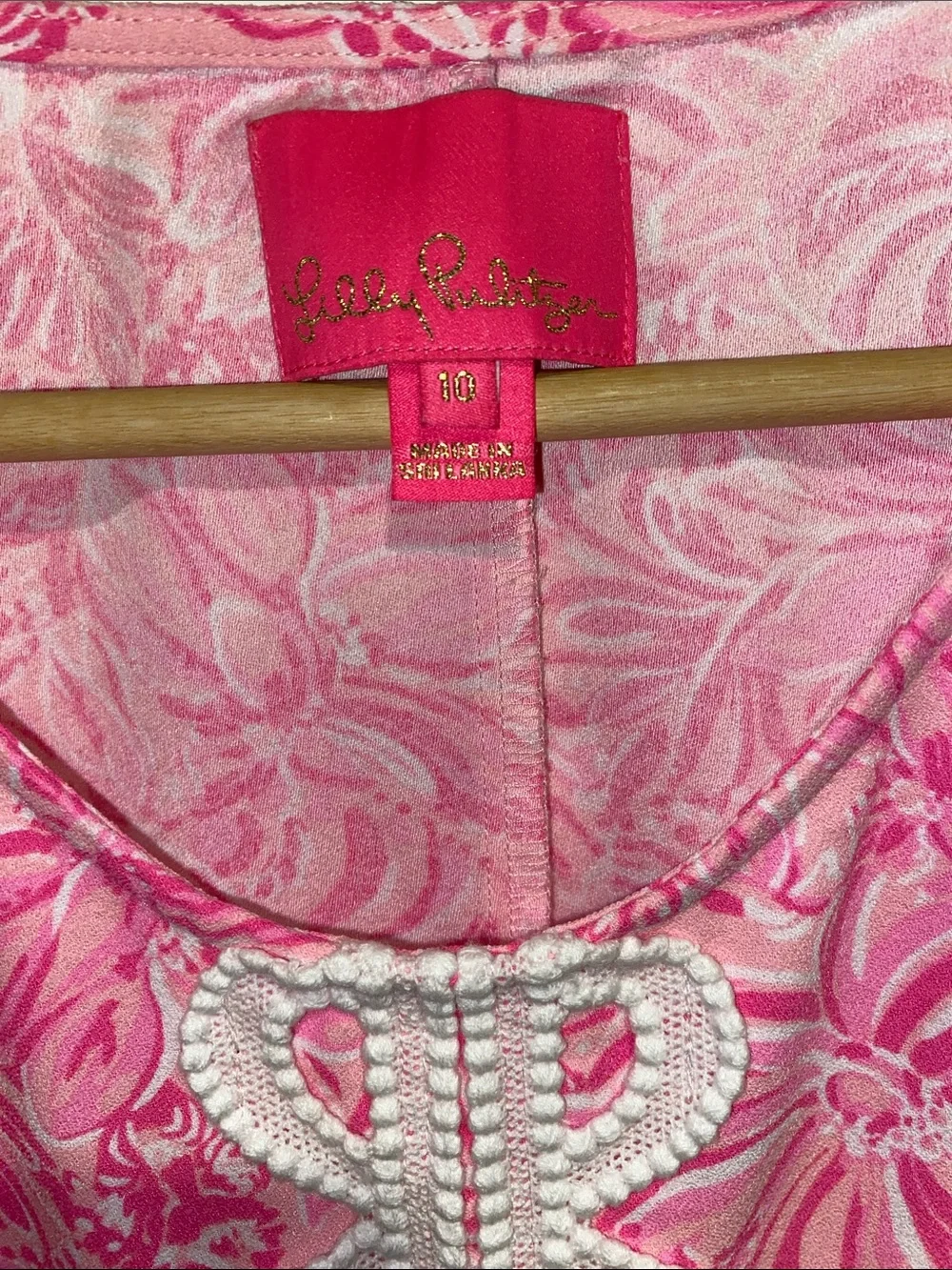 Lilly Pulitzer Pink and White Floral Sleeveless Top Size 10 NWOT - Picture 3 of 9